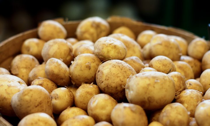Consumentenprijs van aardappelen en rundvlees omlaag; bij boeren alle prijzen omlaag